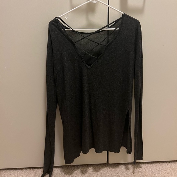 Hollister Charcoal Lattice Back Long-Sleeve Tee - Picture 2 of 5